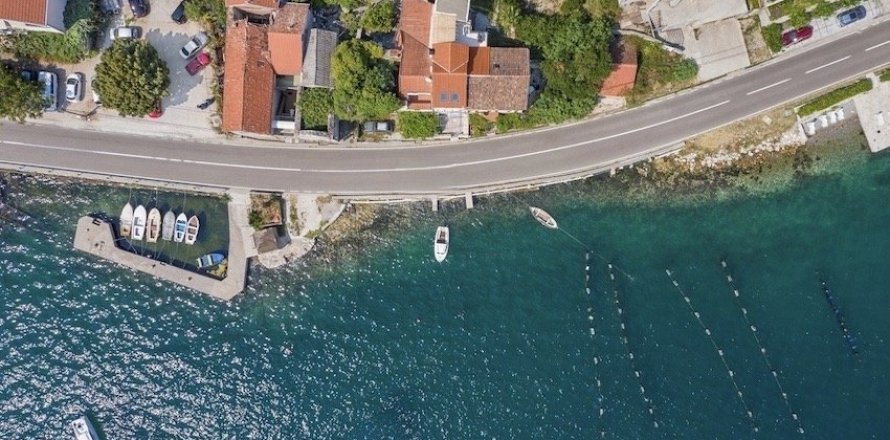 Studio House in Kotor, Montenegro No. 104760