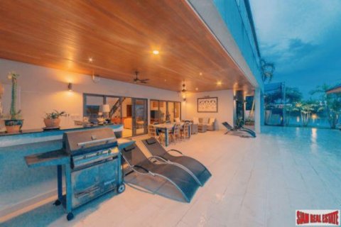 5 bedrooms Land in Chalong, Thailand No. 96762 12