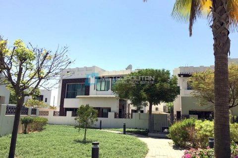 4 bedrooms Villa in Mohammed Farid St., Vietnam No. 4668 1