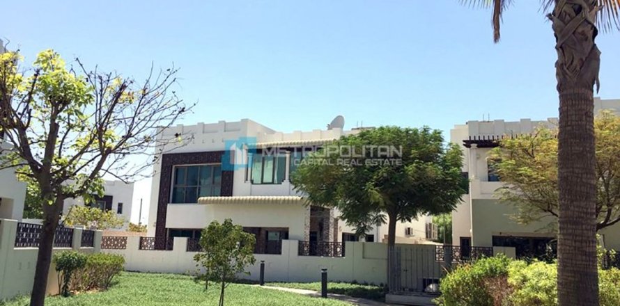 4 bedrooms Villa in Mohammed Farid St., Vietnam No. 4668