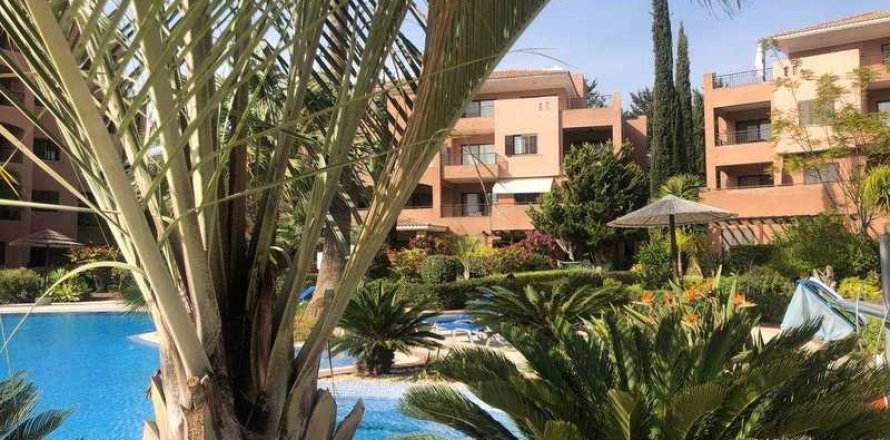 3 bedrooms Apartment in Geroskípou, Cyprus No. 70153