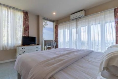 6 bedrooms Villa in Hua Hin, Thailand No. 95899 13