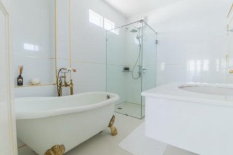 6 bedrooms Villa in Hua Hin, Thailand No. 95899 11