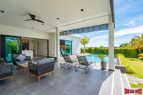 3 bedrooms Villa in Hua Hin, Thailand No. 96617 4