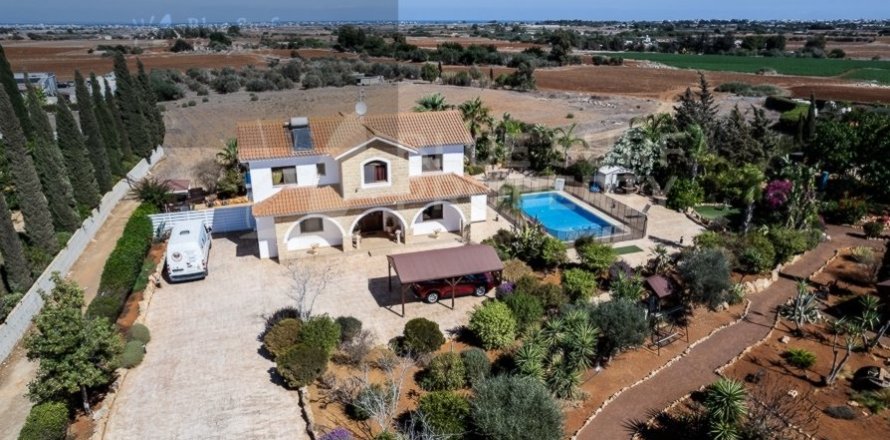 3 bedrooms Villa in Frenaros, Cyprus No. 64946