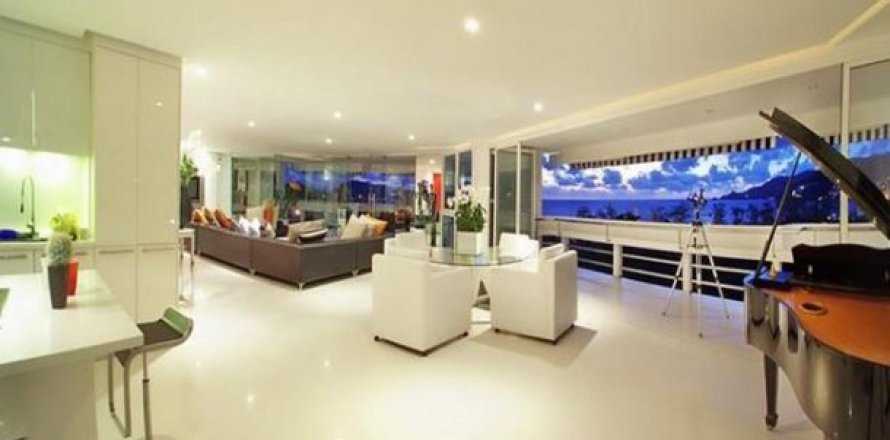 2 bedrooms Apartment in Patong, Thailand No. 95737