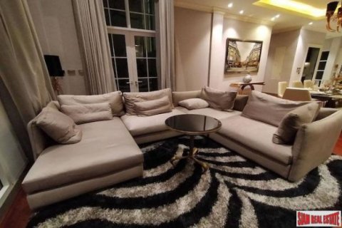 4 bedrooms Townhouse in Pattaya, Thailand No. 97026 2