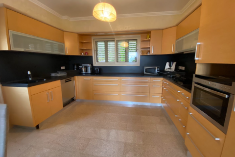 4 bedrooms Villa in Pyrgos, Cyprus No. 31676 14