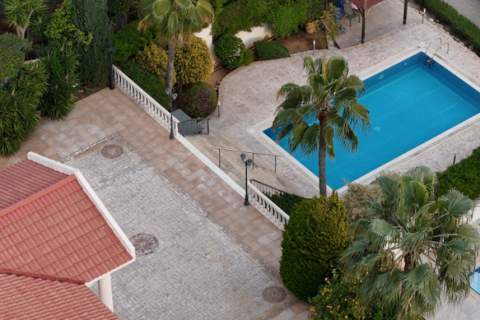 4 bedrooms Villa in Pyrgos, Cyprus No. 31676 1