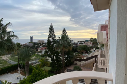 4 bedrooms Villa in Pyrgos, Cyprus No. 31676 6