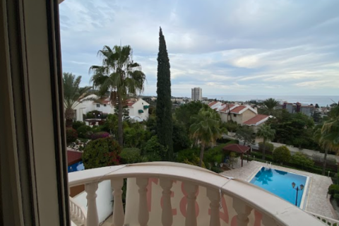 4 bedrooms Villa in Pyrgos, Cyprus No. 31676 3