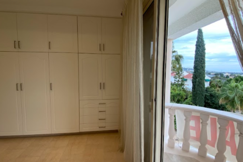 4 bedrooms Villa in Pyrgos, Cyprus No. 31676 4