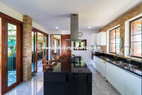 4 bedrooms House in Chiang Mai, Thailand No. 97928 2