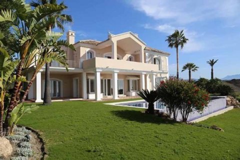 5 dormitorios House en Estepona, Spain No. 25278