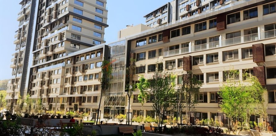 4 dormitorios Apartment en Zeytinburnu, Turkey No. 128589
