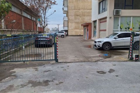 2000m² Commercial property in Evosmos, Greece No. 108157 3