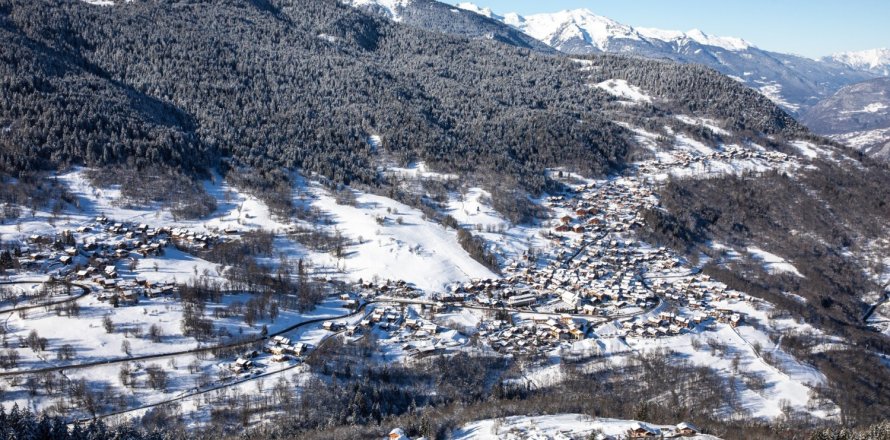 6 chambres House à Les Allues, France No. 99659