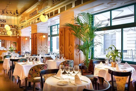 Коммерческая недвижимость с 6 спальнями в Старый город, Испания №25156