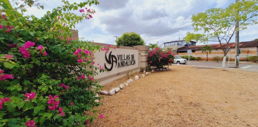 3 bedrooms House in Panama City, Panama No. 117732