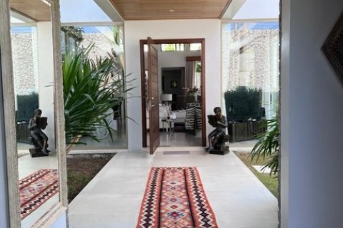 261m² Villa in Layan Beach, Thailand No. 97421 2