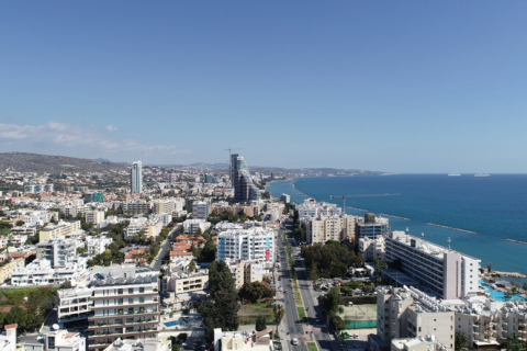 2 bedrooms Apartment in Limassol, Cyprus No. 64008 4
