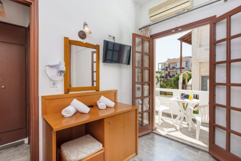 Отель, гостиница с 23 комнатами в Hersonissos, Греция №55878 14