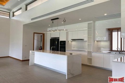 3 bedrooms Villa in Phuket, Thailand No. 97225 4