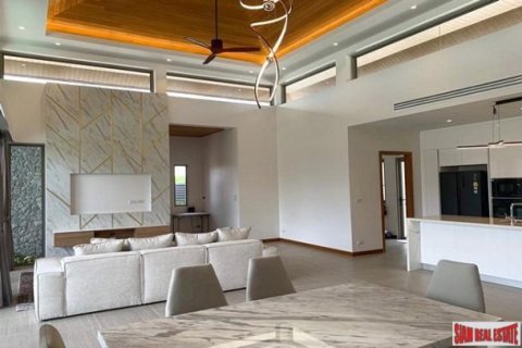 3 bedrooms Villa in Phuket, Thailand No. 97225 3