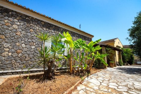 5 bedrooms Villa in Corfu, Greece No. 51841 5