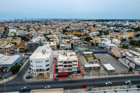 582m² Commercial property en Limassol, Cyprus No. 105097 2