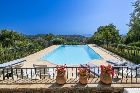 9 bedrooms Villa in Valbonne, France No. 69096 3