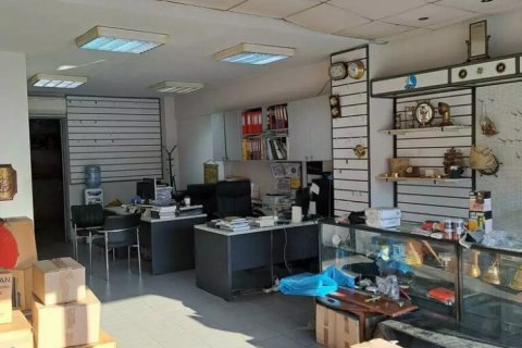 686m² Building in Piraeus, Greece No. 109260 2