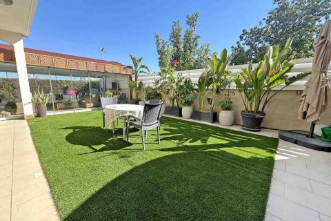 4 bedrooms House in Strovolos, Cyprus No. 70973 1