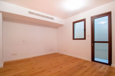 4 bedrooms Villa in Paphos, Cyprus No. 81930 16