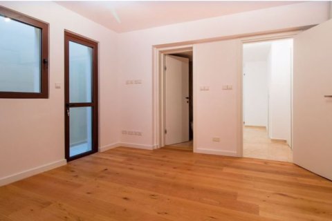 4 bedrooms Villa in Paphos, Cyprus No. 81930 15