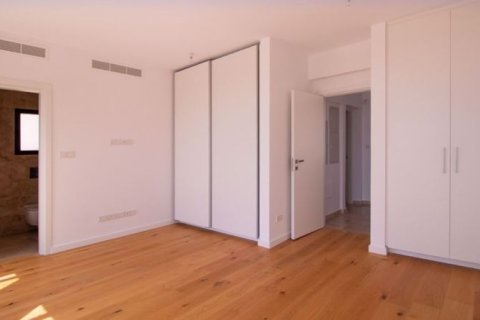 4 bedrooms Villa in Paphos, Cyprus No. 81930 8