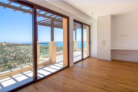4 bedrooms Villa in Paphos, Cyprus No. 81930 6