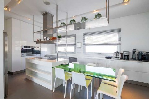 4 bedrooms Villa in Agios Athanasios, Cyprus No. 74860 12