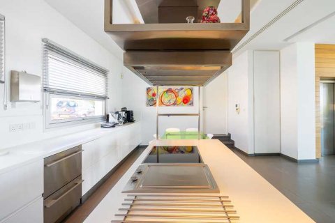 4 bedrooms Villa in Agios Athanasios, Cyprus No. 74860 14