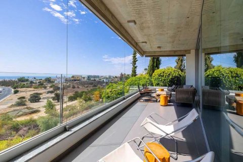 4 bedrooms Villa in Agios Athanasios, Cyprus No. 74860 1