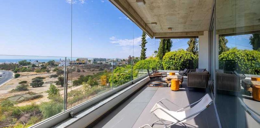 4 bedrooms Villa in Agios Athanasios, Cyprus No. 74860