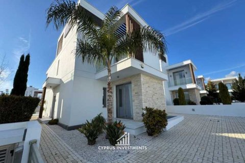 4 bedrooms House in Kissonerga, Cyprus No. 100429 1