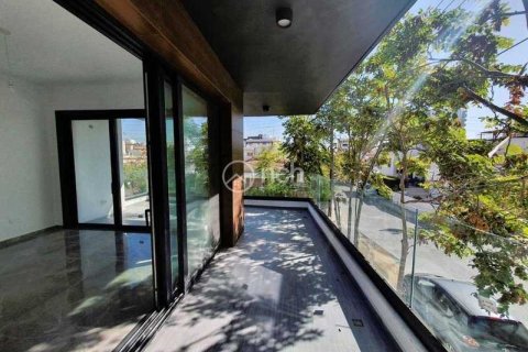 3 bedrooms Apartment in Limassol, Cyprus No. 33334 17