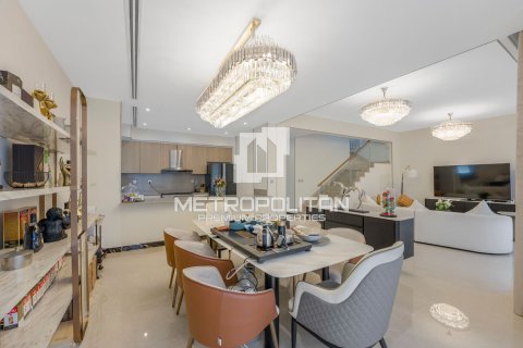 Вилла с 5 спальнями в Long Bien, Вьетнам №9022 9