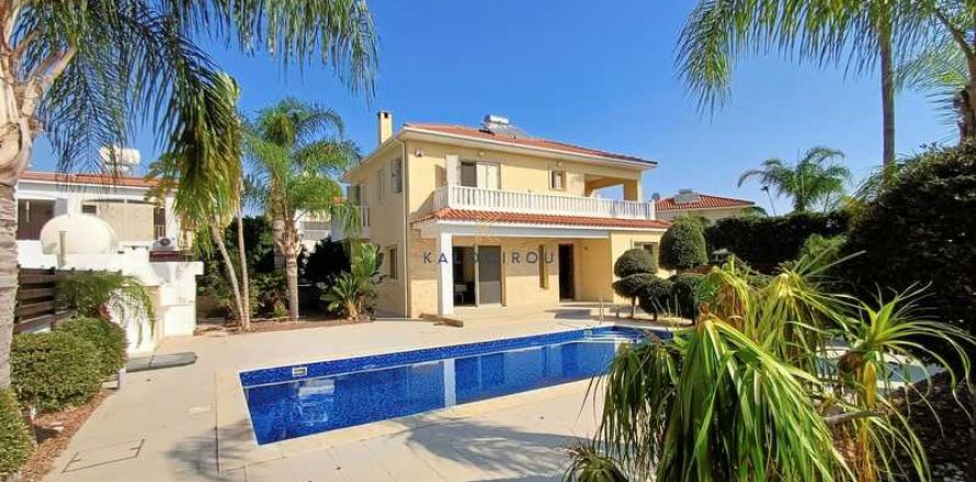 4 chambres House à Pervolia, Cyprus No. 100683