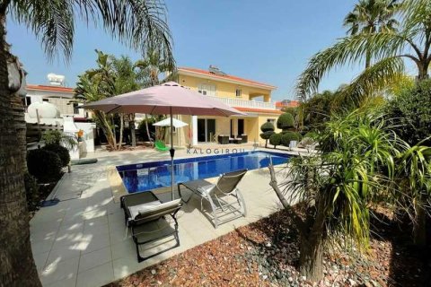 4 chambres House à Pervolia, Cyprus No. 100683 3