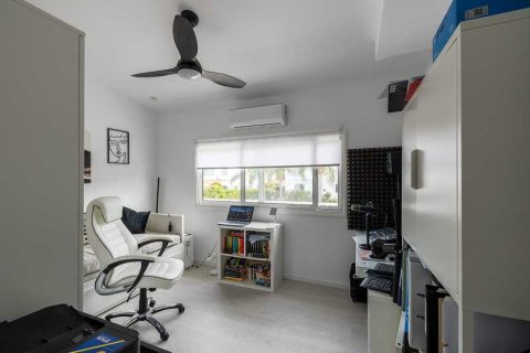 4 bedrooms House in Tala, Cyprus No. 76247 15