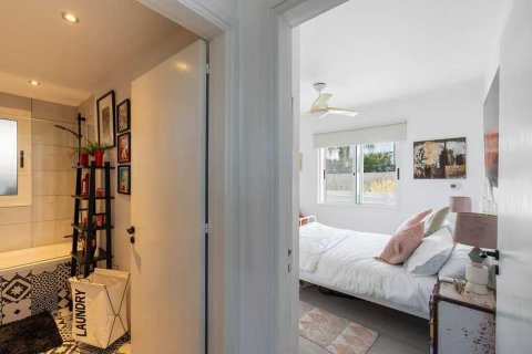 4 bedrooms House in Tala, Cyprus No. 76247 13