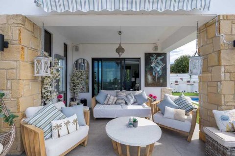 4 bedrooms House in Tala, Cyprus No. 76247 4