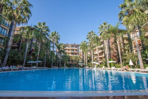 Квартира с 4 комнатами в Оба, Турция №21571